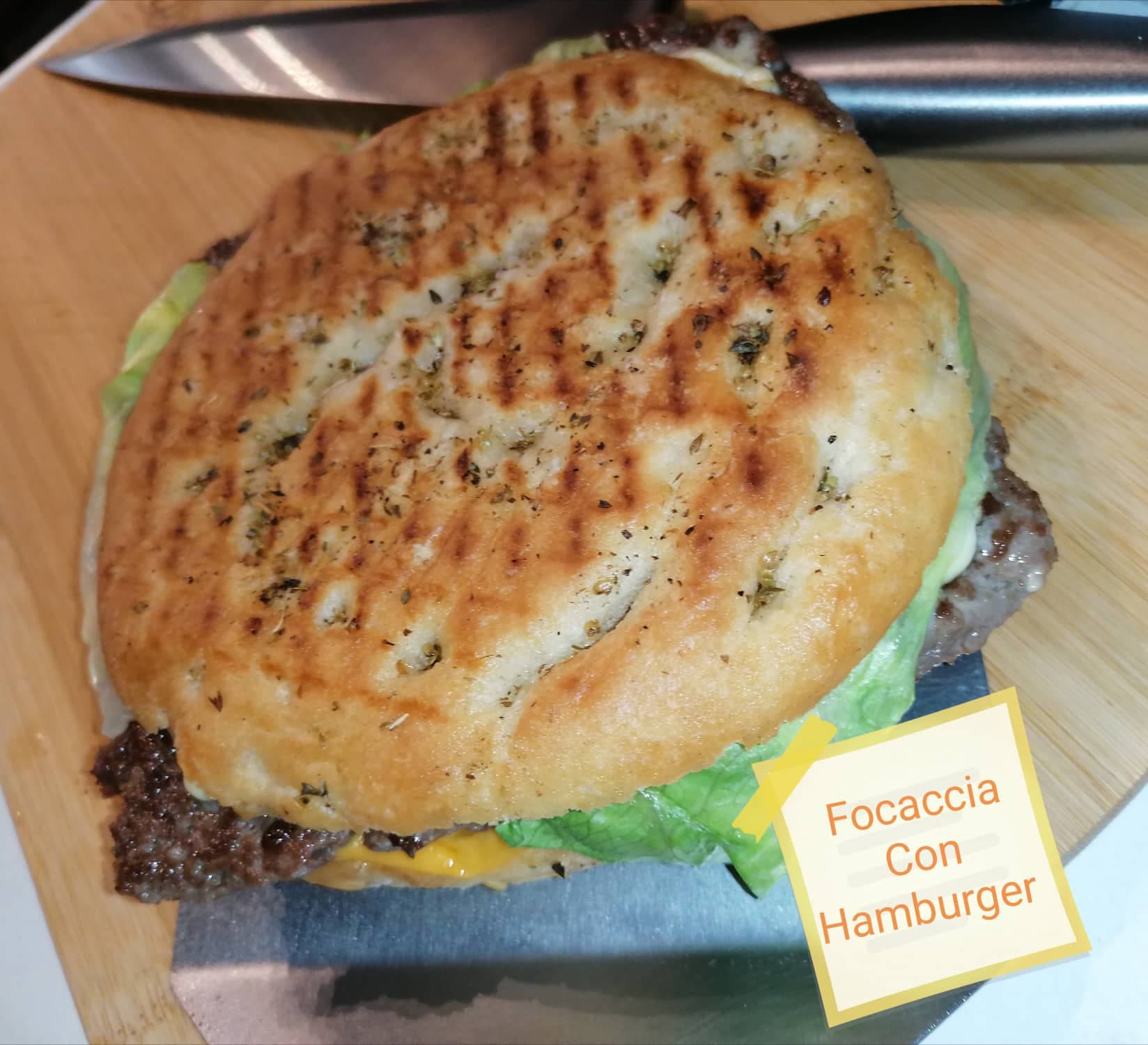 focaccia con hamburger